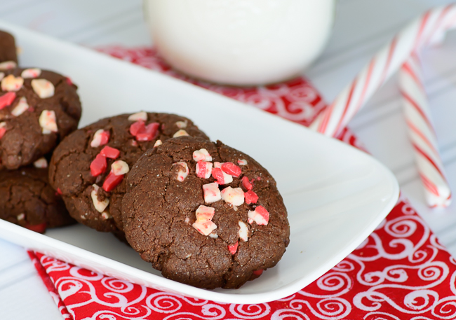 Pretty Darn Healthy Chocolate Peppermint Cookies 