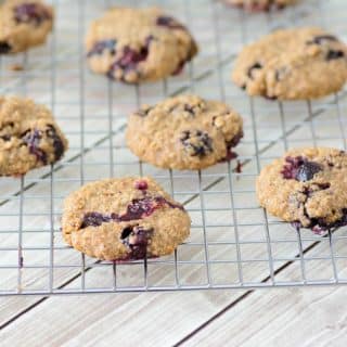 Blueberry Oatmeal Breakfast Cookies. Start yuor morning with a powerful combination of superfoods with this delicious breakfast recipe!