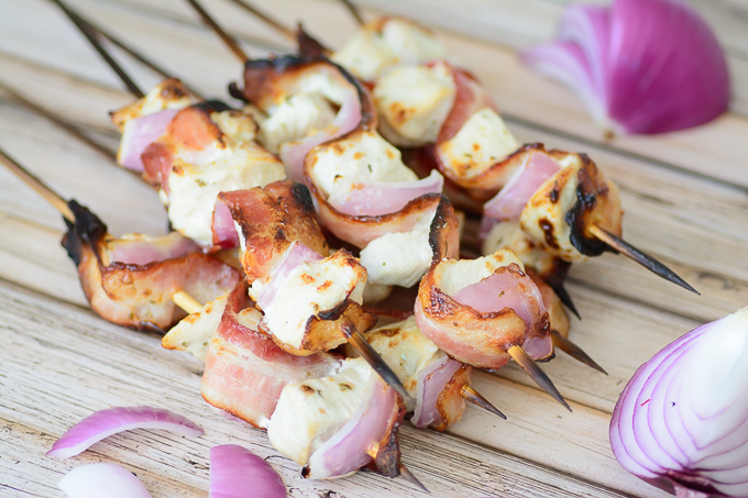 Bacon and Ranch Chicken Kabob Recipe. Who doesn't love ranch or bacon? Put them together with some chicken and grill them for an amazing grill recipe!