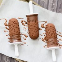 Double Chocolate Cashew Milk Popsicles. A yummy frozen chocolate treat for warm summer afternoons!