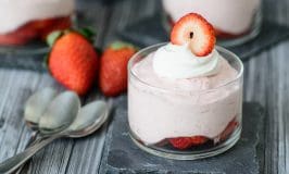 3 Ingredient Strawberry Mousse - This sweet, light and addicting dessert is sure to satisfy your sweet tooth! Can even be made into a paleo mousse recipe with a few simple tweaks. Have to try this!