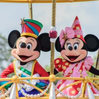 A trip to Disney world doesn't have to break the bank, in fact, it can be downright affordable if you follow these simple tips for saving money on your Disney World vacation! 5 & 10 are borderline genius!