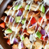 Bacon & Ranch Chicken Quinoa Bowls -- easy to make, naturally gluten-free and full of robust flavor. This delicious lunch bowl is a healthy alternative to fast food and you are sure to love every bite!