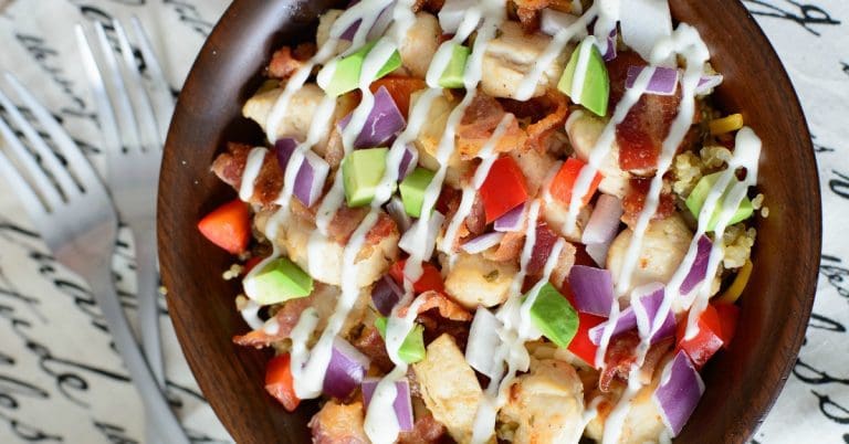 Bacon & Ranch Chicken Quinoa Bowls -- easy to make, naturally gluten-free and full of robust flavor. This delicious lunch bowl is a healthy alternative to fast food and you are sure to love every bite!