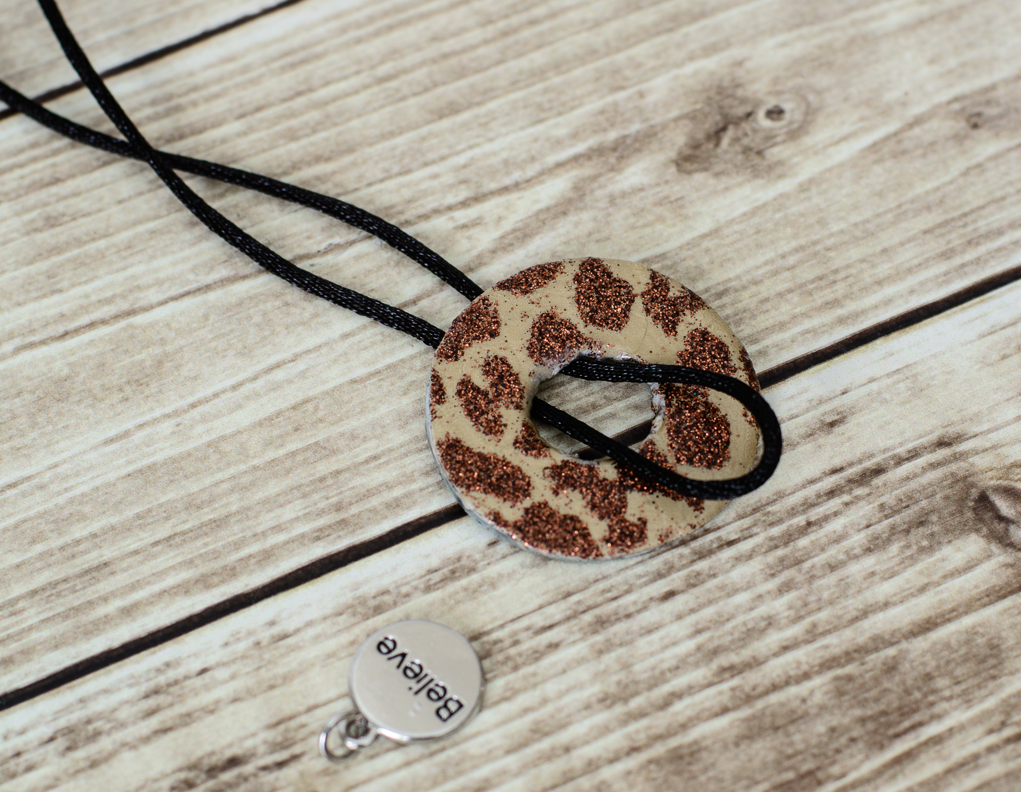 Zootopia Inspiration Necklace. A fun and easy Zootopia craft that kids and adults will love!