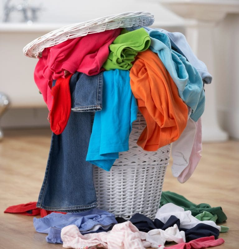 Teaching kids how to do their own laundry is a breeze with this simple to follow FREE Laundry Cheat Sheet printable!