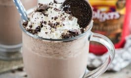 Cookies and Cream Mocha Milkshake featured